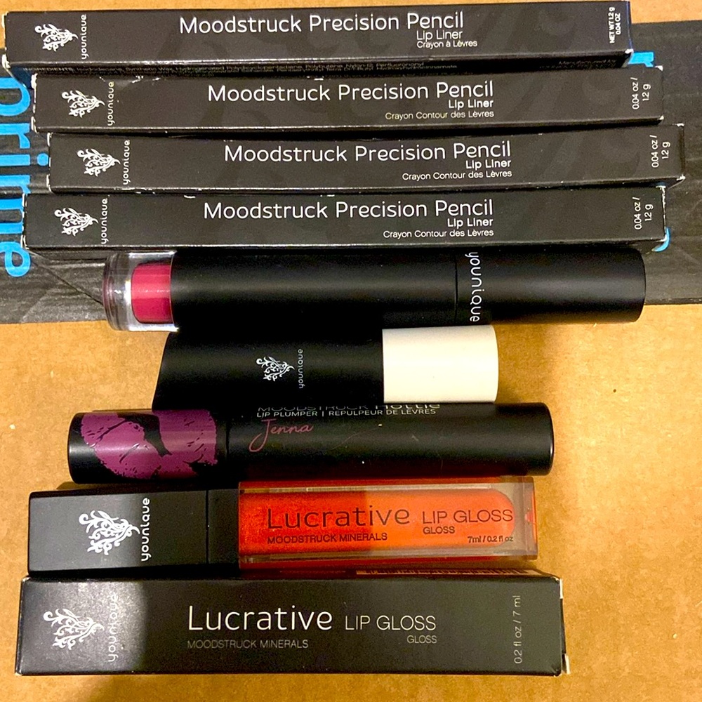 9 Younique lip items